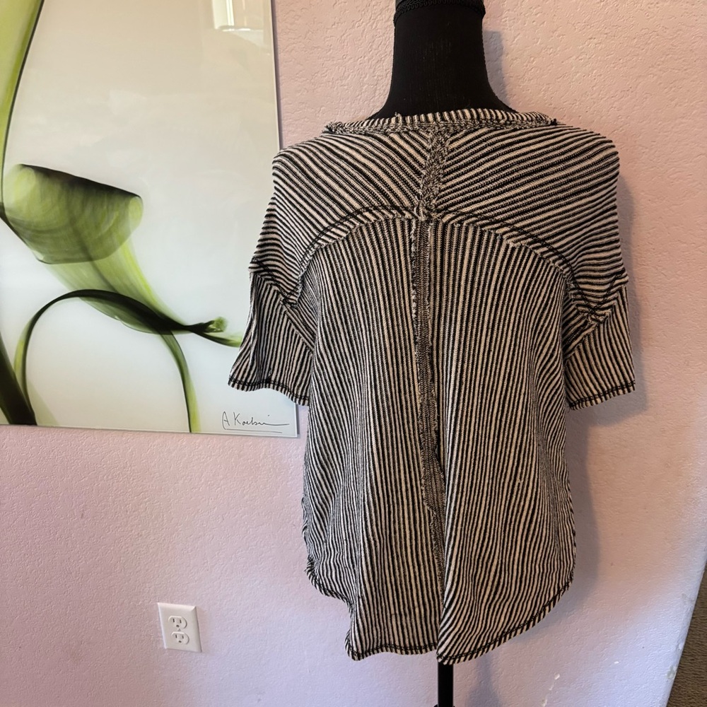 Must bundle shirt size XS - Picture 4 of 6